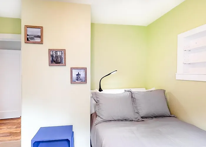 Bud'S Beach House